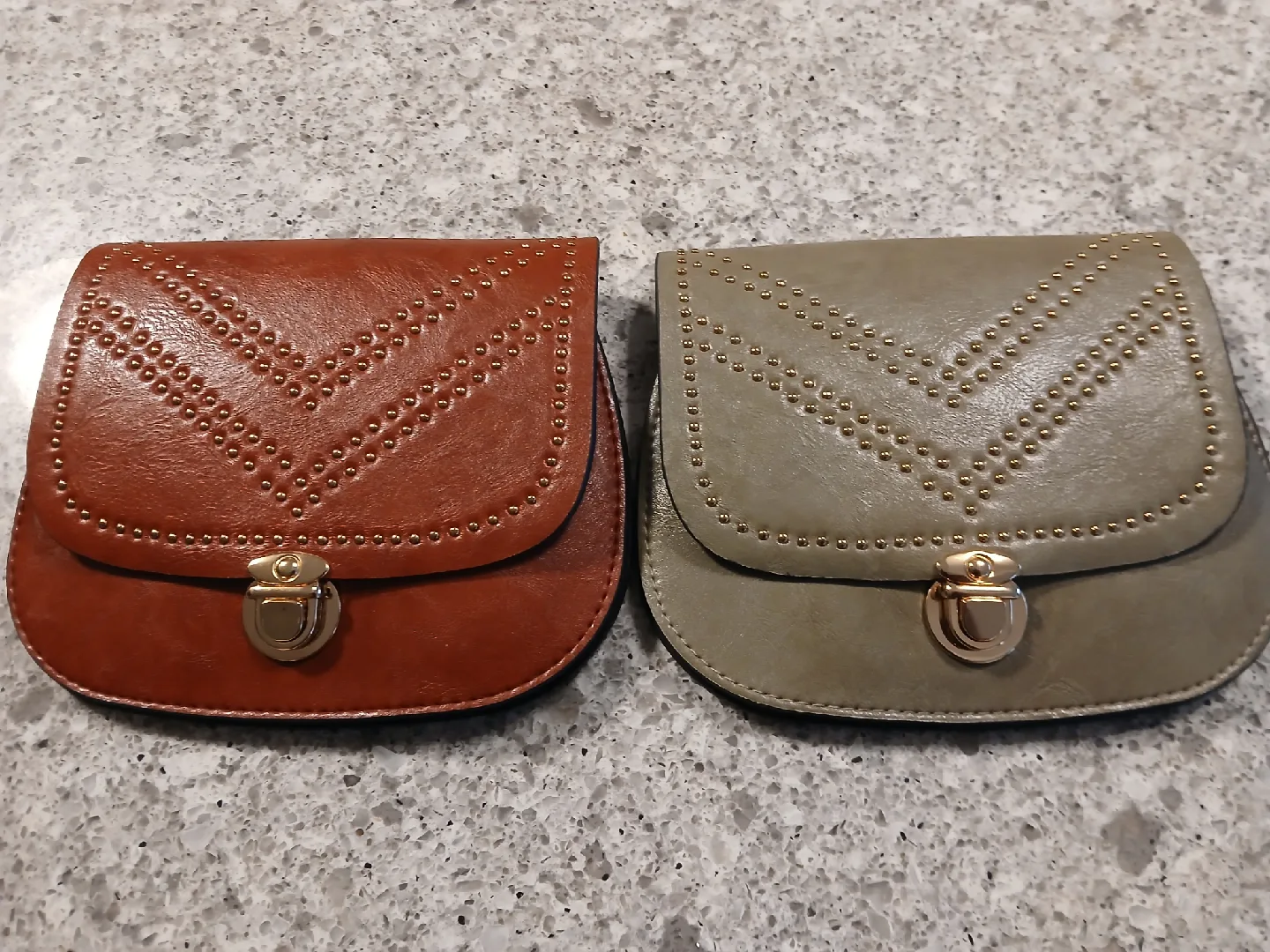 🆕️2 Crossbody Bags.Red and pale green Both $9. FIRM. image indicator(2)