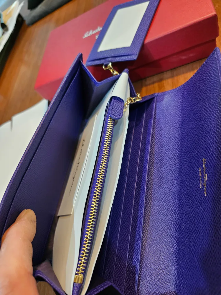 Salvatore Ferragamo image indicator(3)