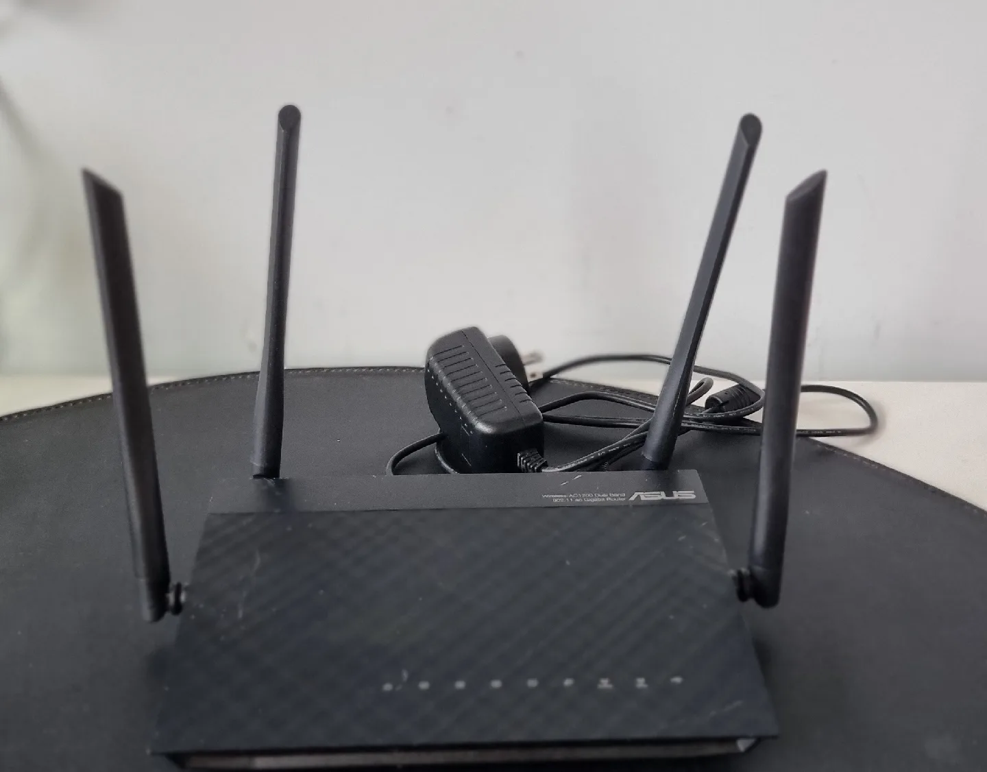 ASUS Wireless-AC1200 Dual Band Router thumbnail
