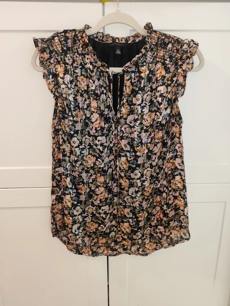 Assorted women clothing - Size Small image indicator(2)