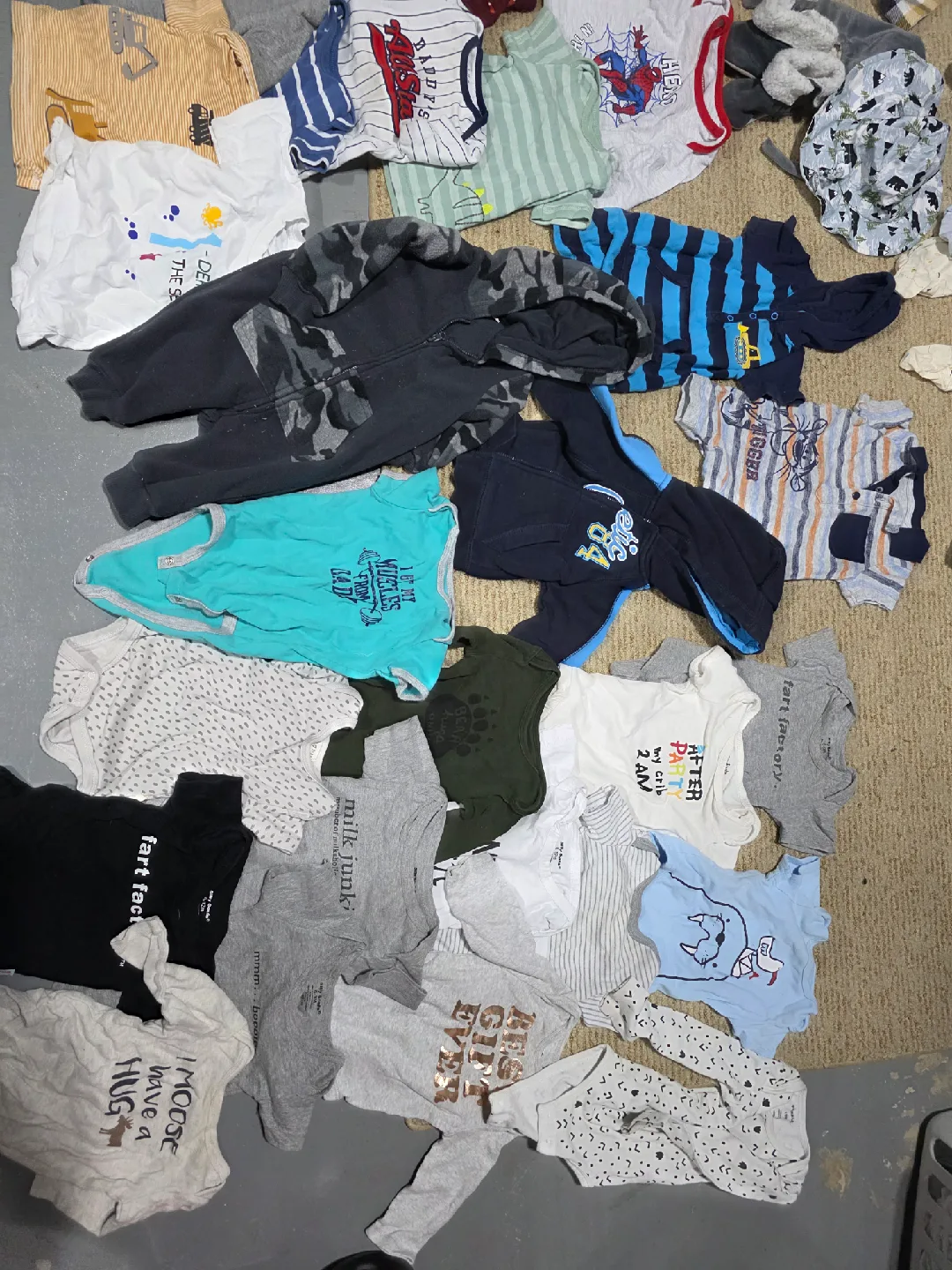 Mixed Lot of Baby & Toddler Clothing (Mostly 6 month) image indicator(10)