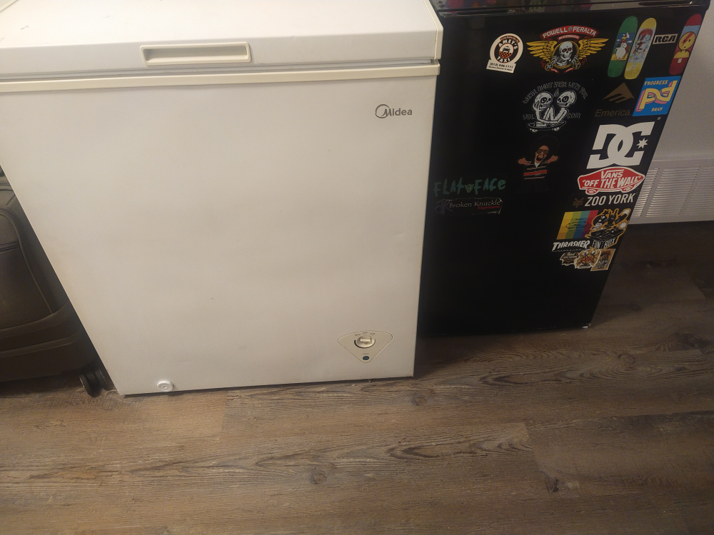 Midea Chest Freezer - White