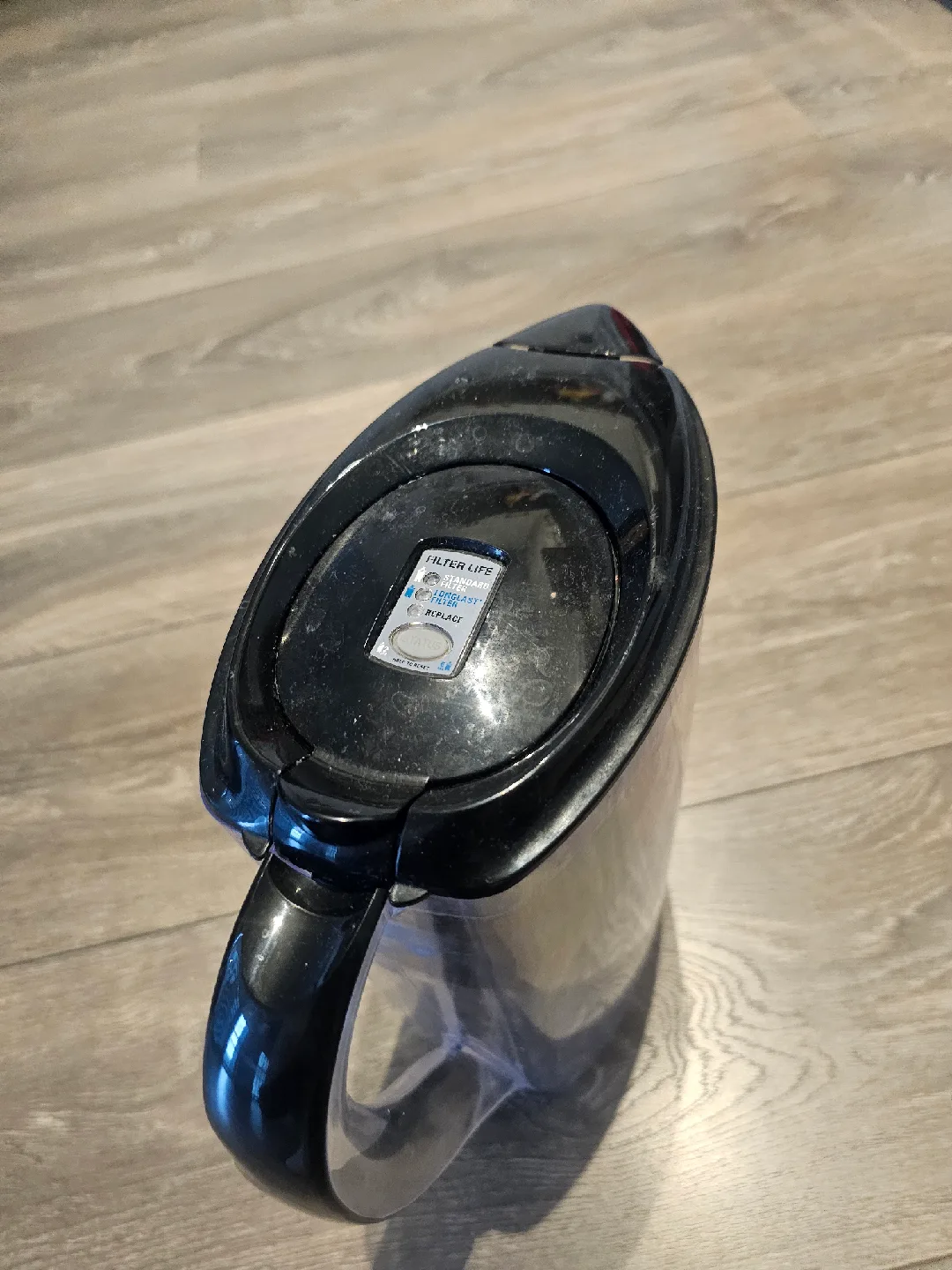 Brita Water Filter Pitcher - Black image indicator(2)