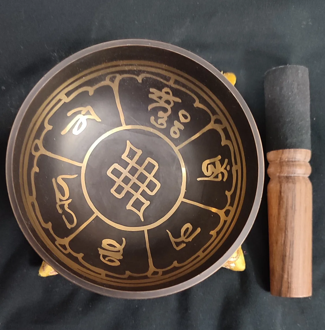Small singing Bowl with Mallet and Cushion from Nepal thumbnail