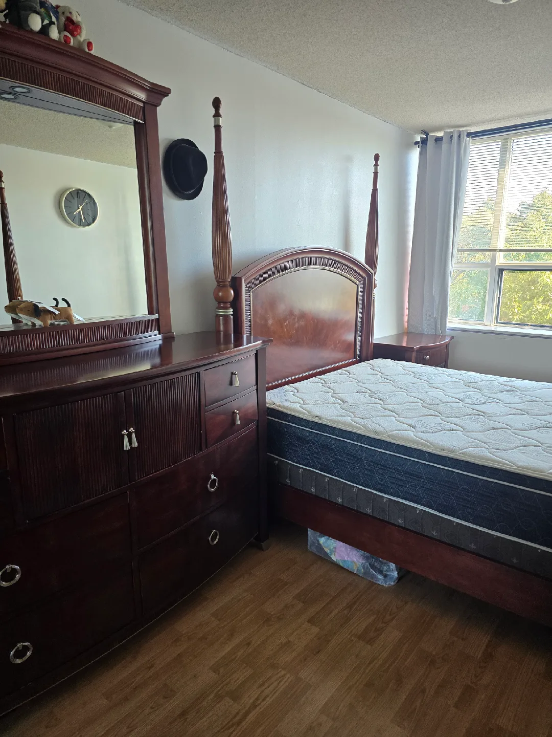 Bedroom Set - Bed, Dresser, Nightstand image indicator(8)