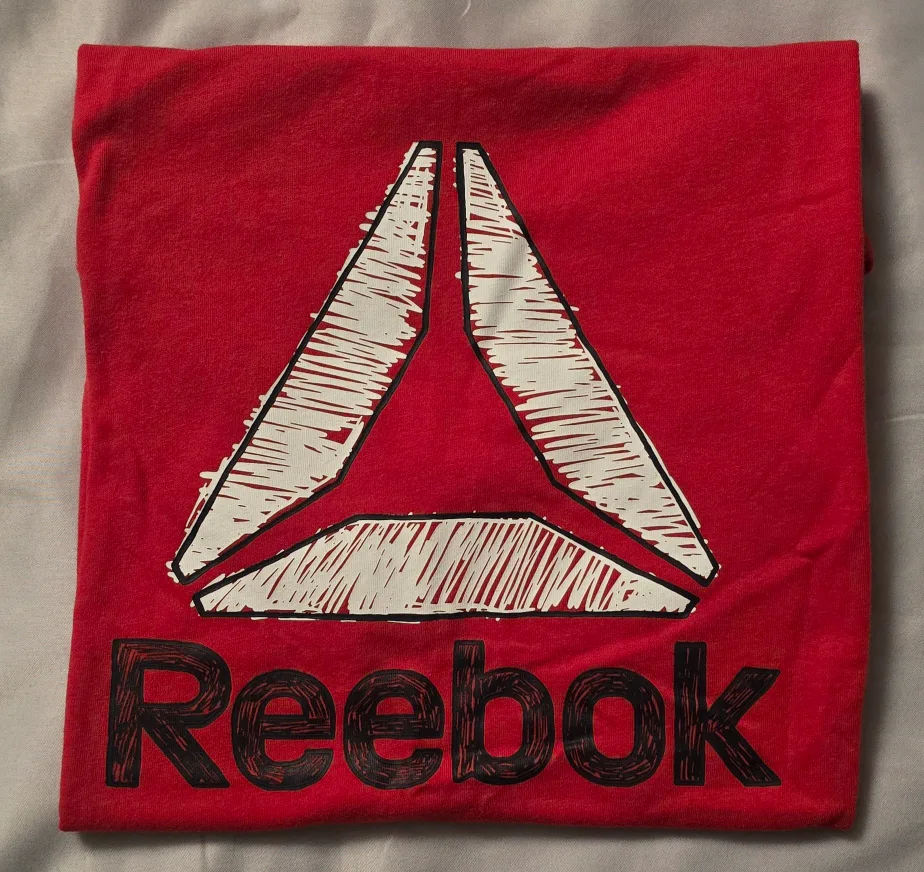 NEW! Reebok Red T-Shirt - Size 10/12 image indicator(6)