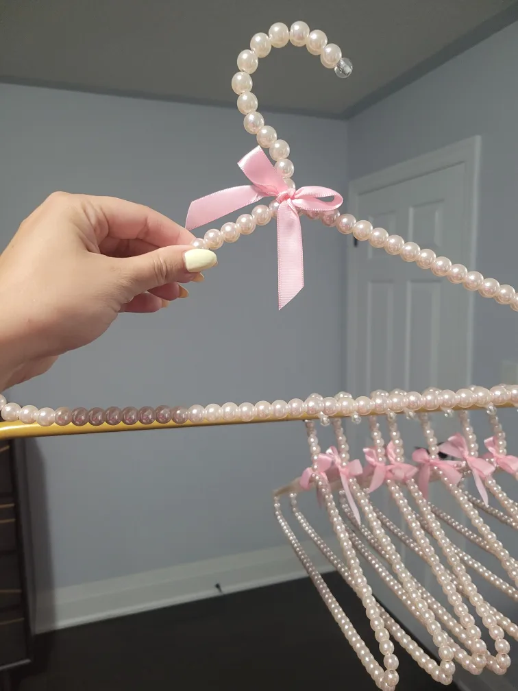 Pearl Beaded Hangers with Pink Bows - Set of 10 image indicator(3)