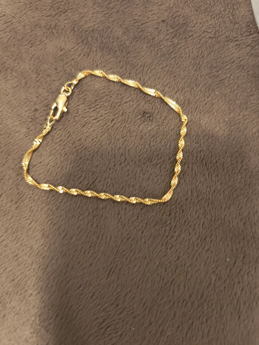 Gold Tone Twisted Chain Bracelet thumbnail