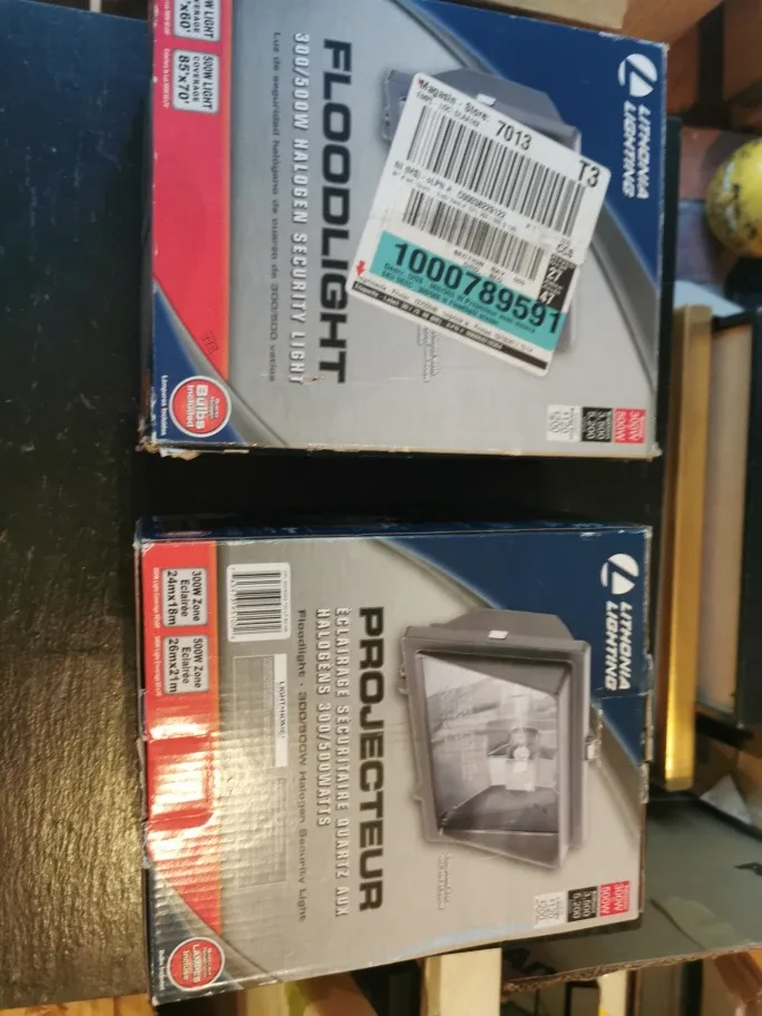 outdoor rated floodlight. 3500-5200 lumen. thumbnail