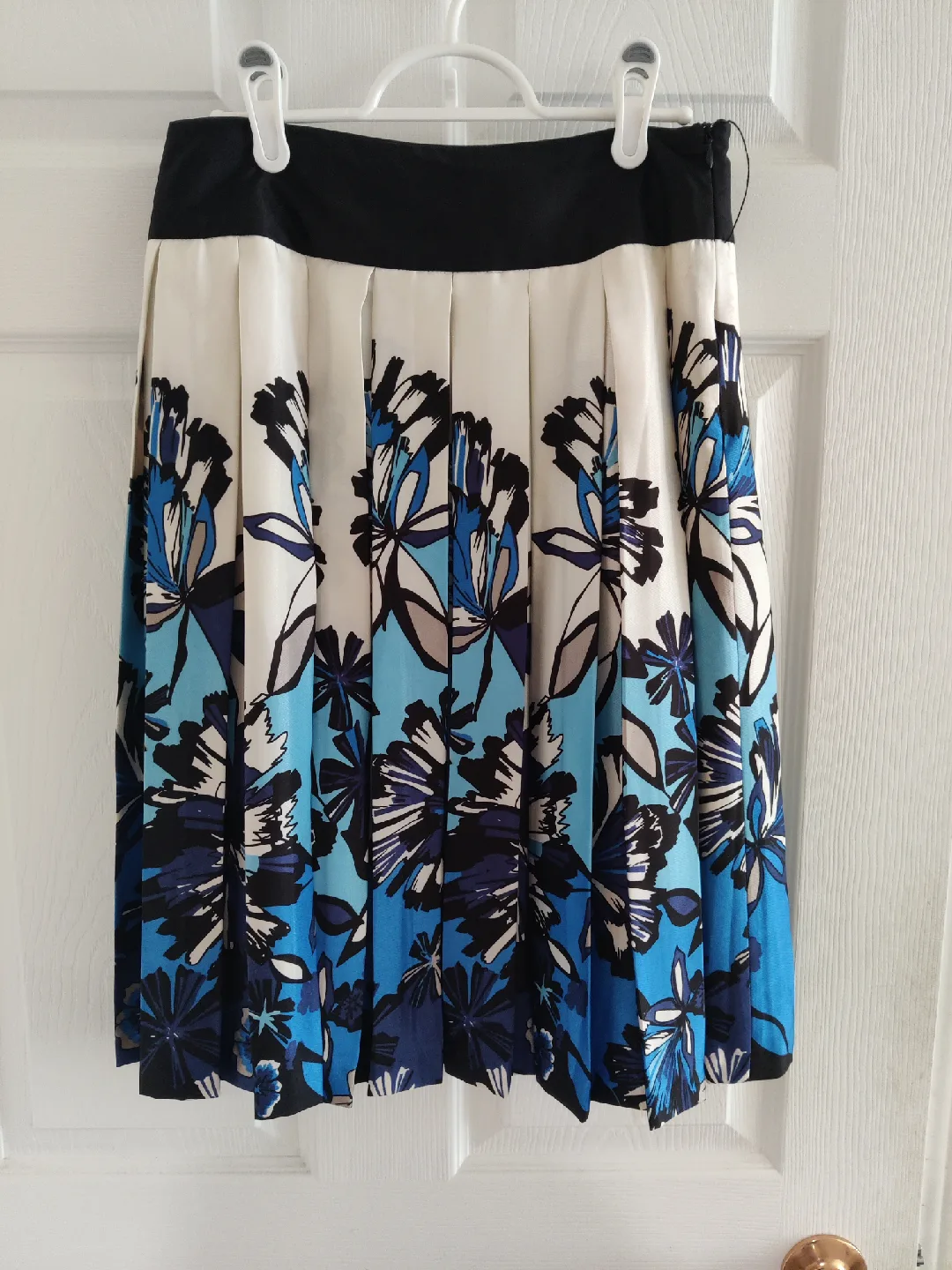 LOVE IT Floral Pleated Skirt - Size 4 thumbnail