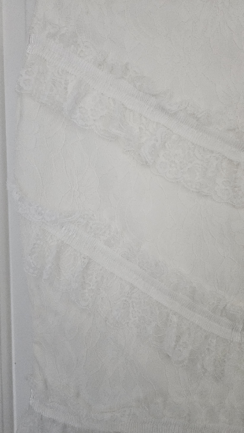 White Lace Skirt, sits right above knee, Size Medium - photo 4