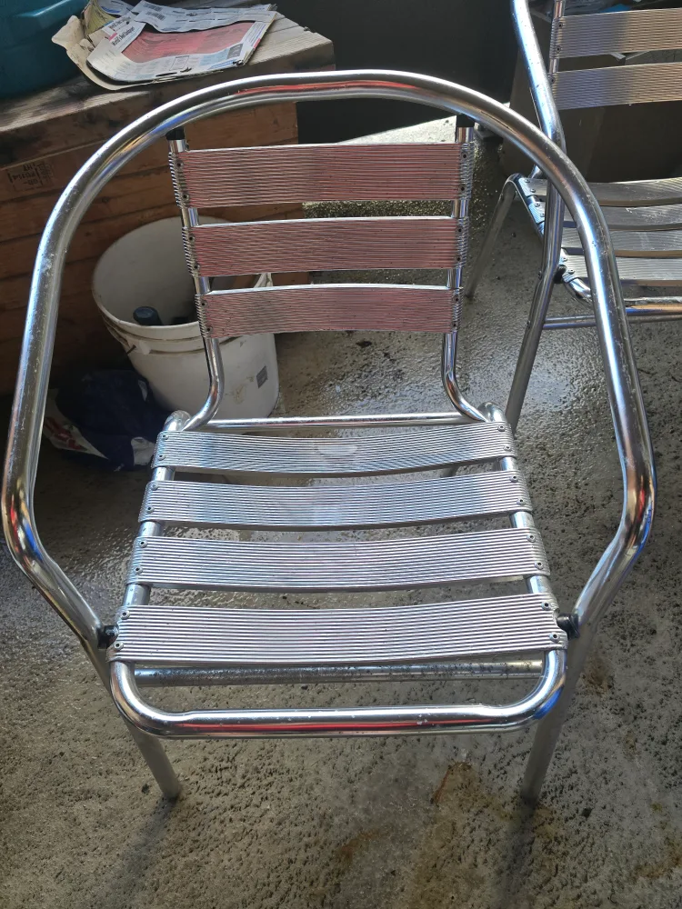 Set of 2 Aluminum Outdoor Chairs image indicator(3)