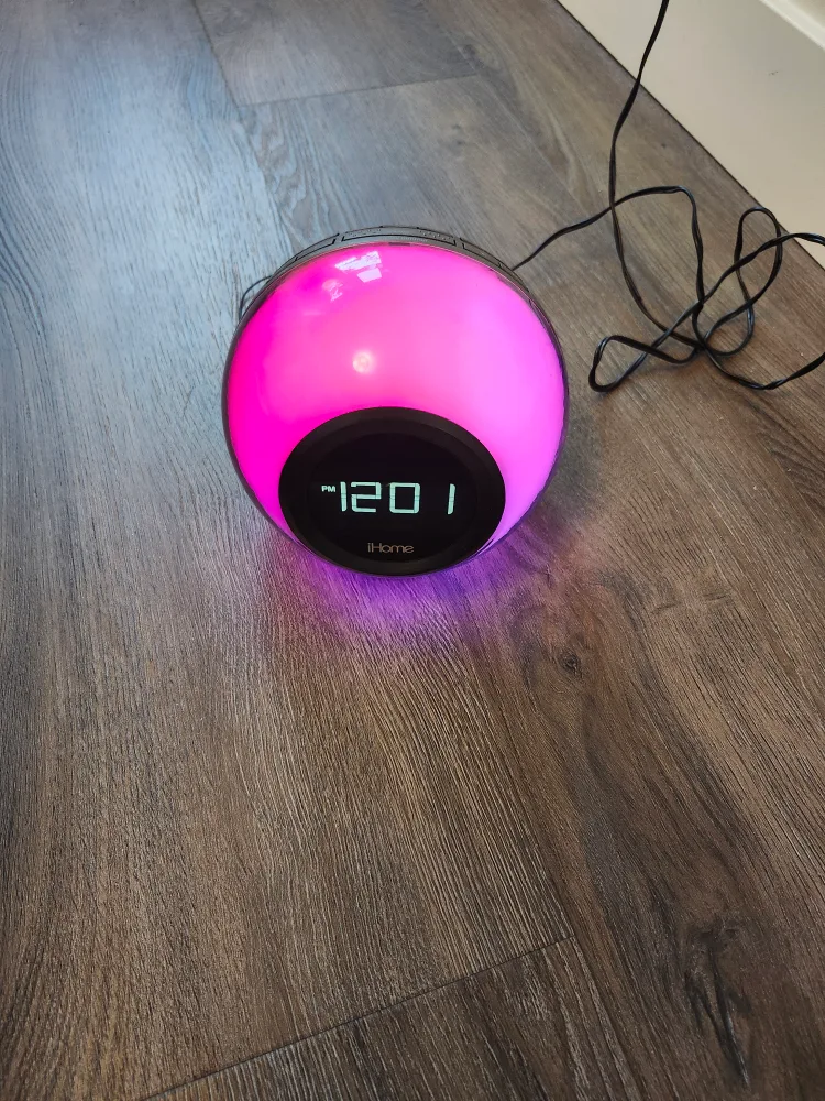 iHome Color Changing Bluetooth Clock Radio 🥕 image indicator(2)
