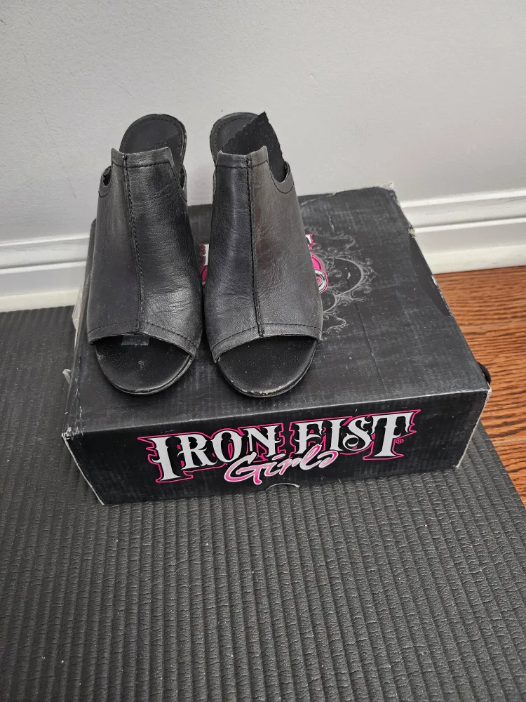 Iron Fist Girls Black Heels Size 6 thumbnail
