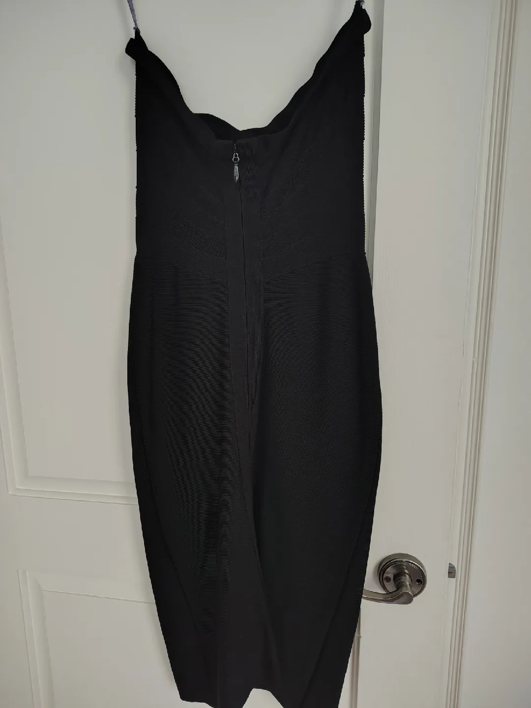 Exquisite Hervé Leger Black Bandage Dress - Timeless + Chic image indicator(3)