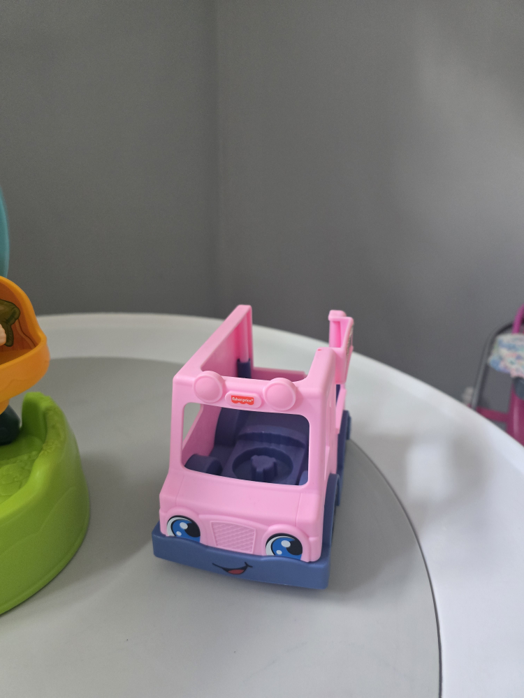 Fisher-Price Little People Carnival Playset - photo 4
