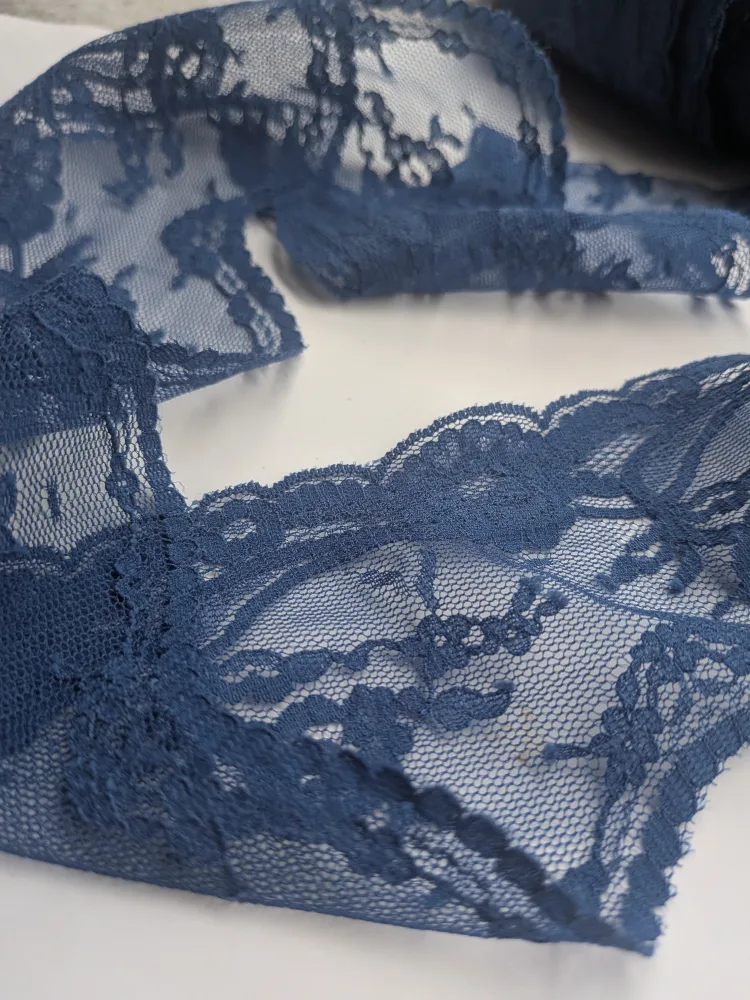 THREE YARDS Vintage Blue Lace Trim thumbnail