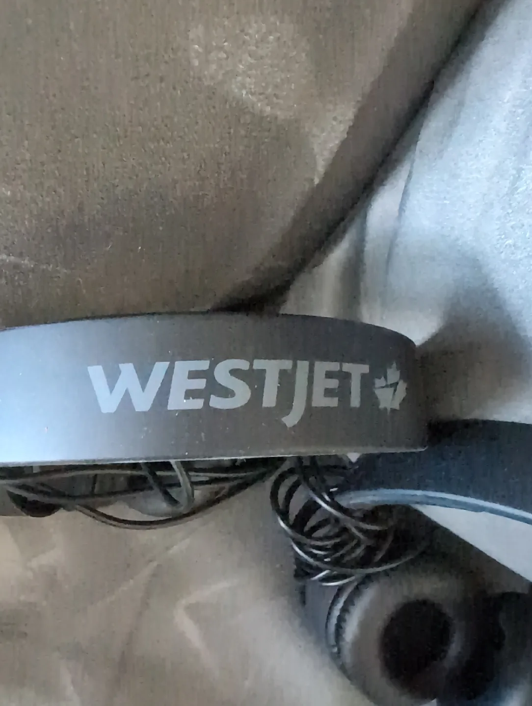 WestJet Headphones - Black image indicator(2)