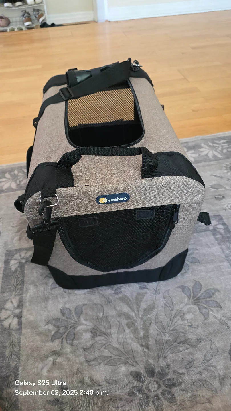 Veehoo Pet Carrier - brand New! thumbnail