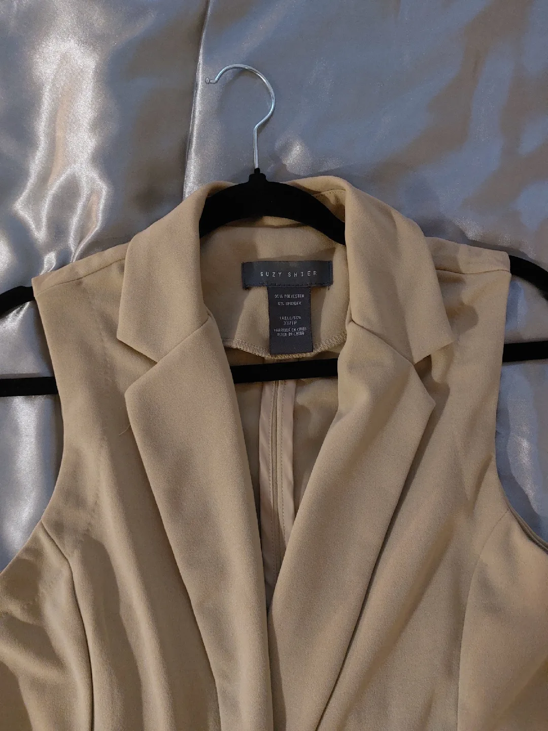 Suzy Shier Beige Sleeveless Blazer - S image indicator(2)