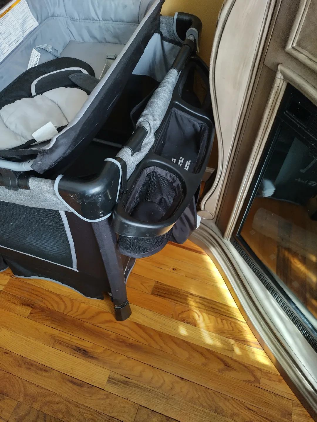 Baby Trend Playard with Bassinet image indicator(3)