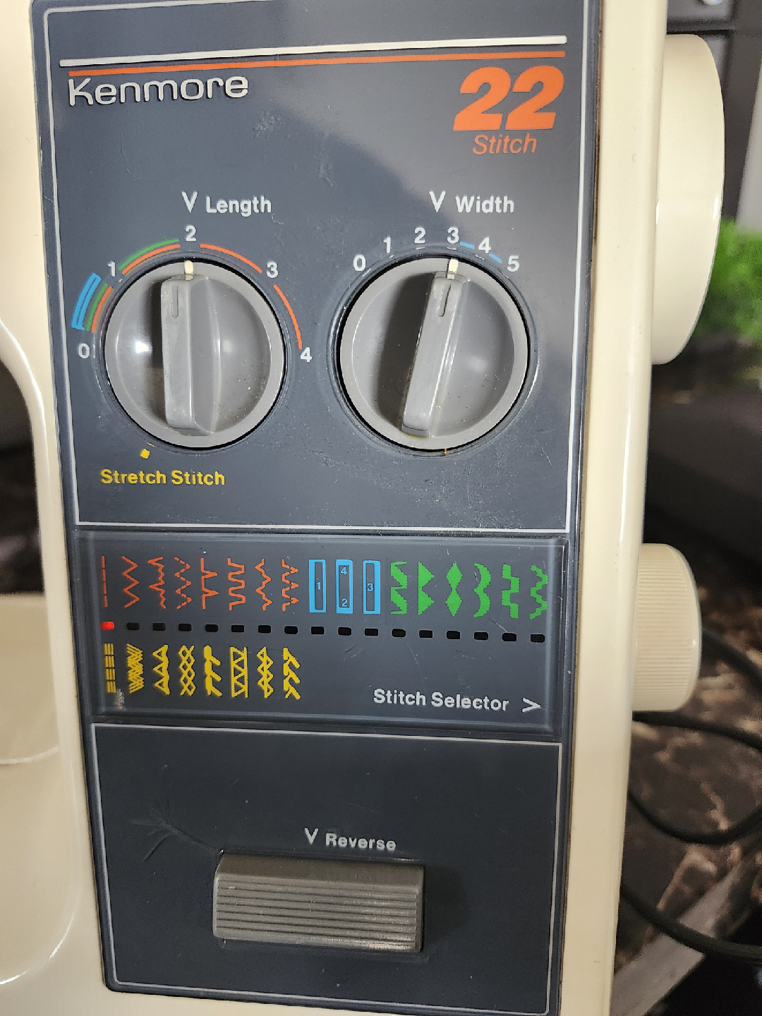 Kenmore 22 Stitch Sewing Machine - photo 3