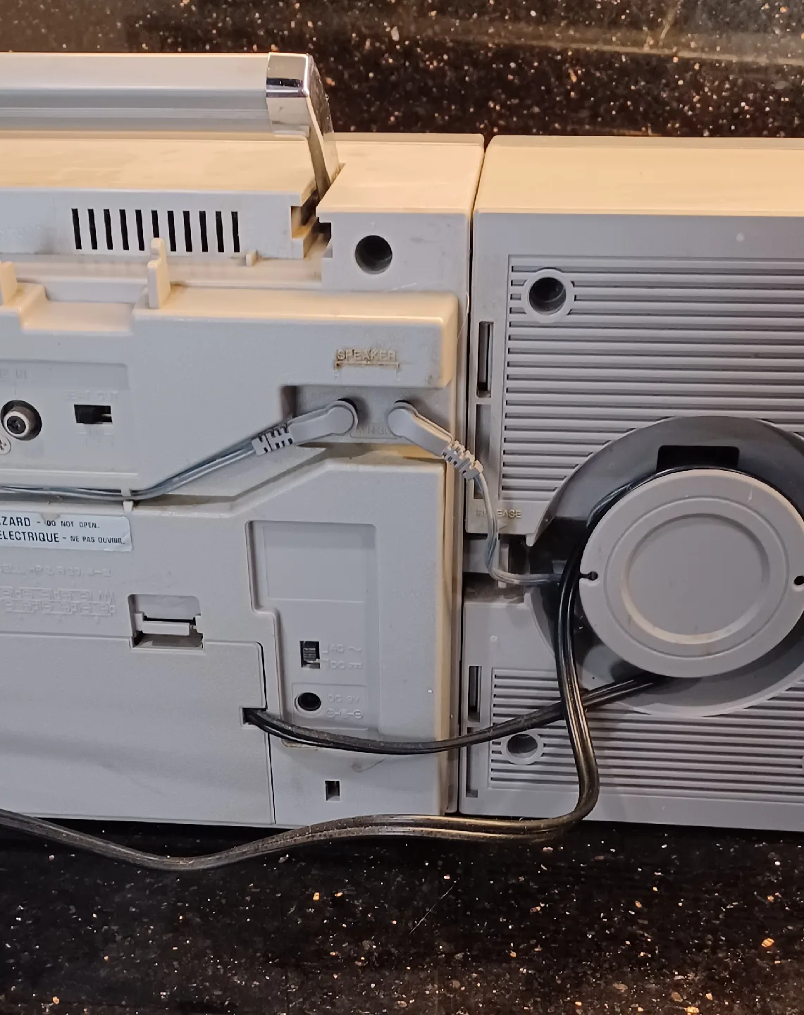 Realistic Modulaire 850 AM/FM Stereo Radio Cassette Recorder image indicator(5)