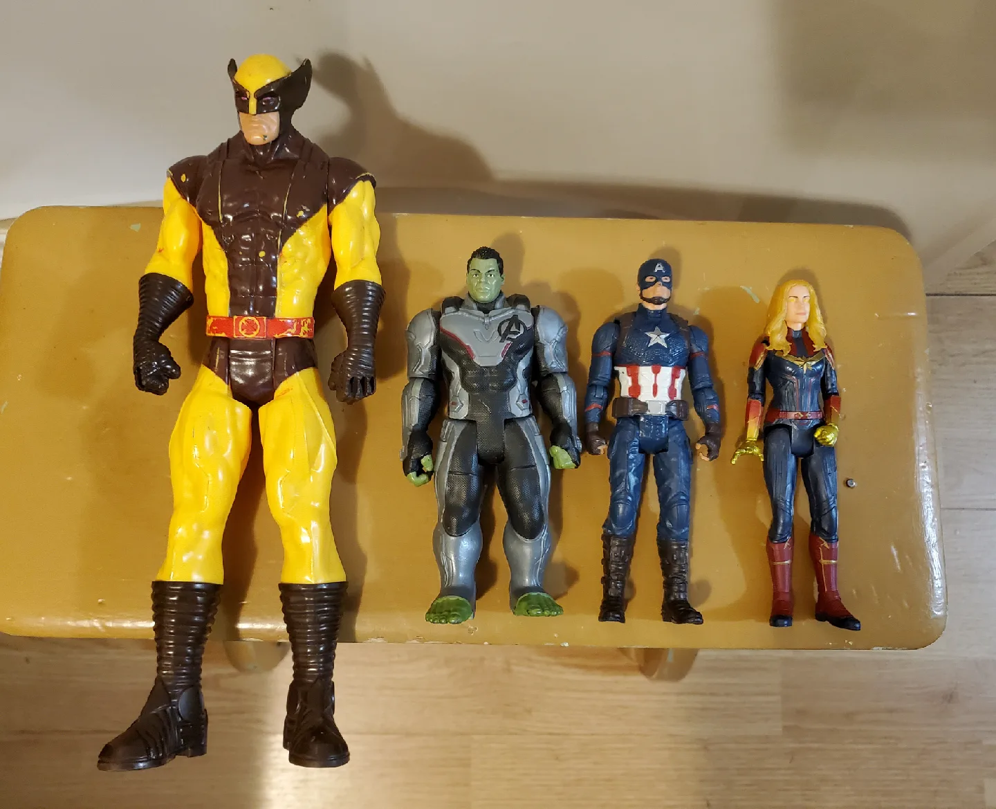 5 Marvel Avengers Action Figures thumbnail