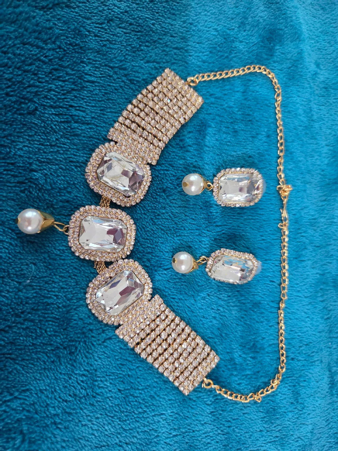 Gold tone rhinestone necklace and earring set thumbnail