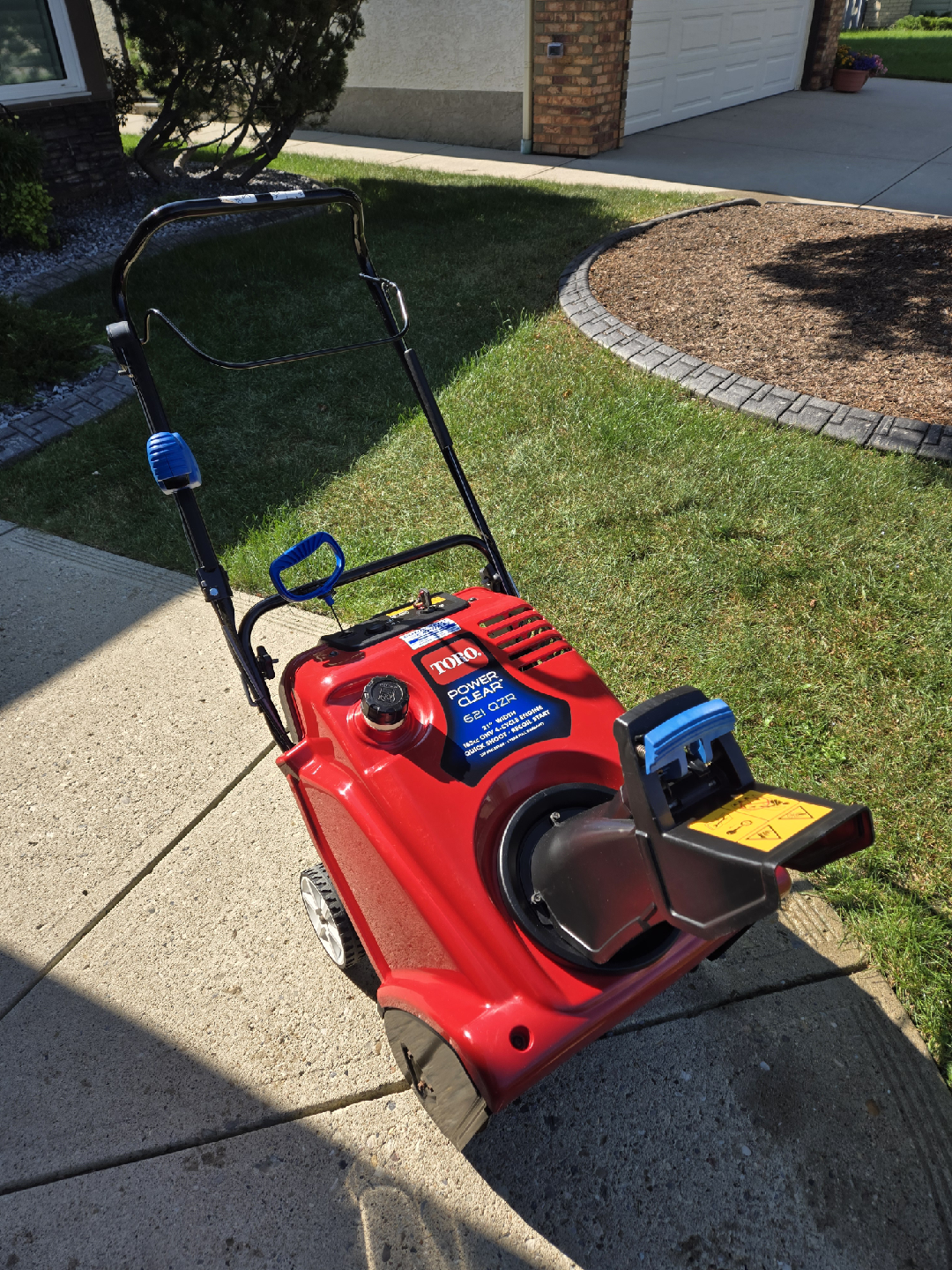 Toro 621 Power Clear Snow Blower - photo 2