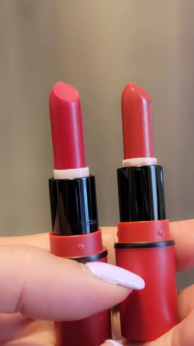 MAC Ruby Woo & Lady Bug MINI Lipsticks image indicator(3)
