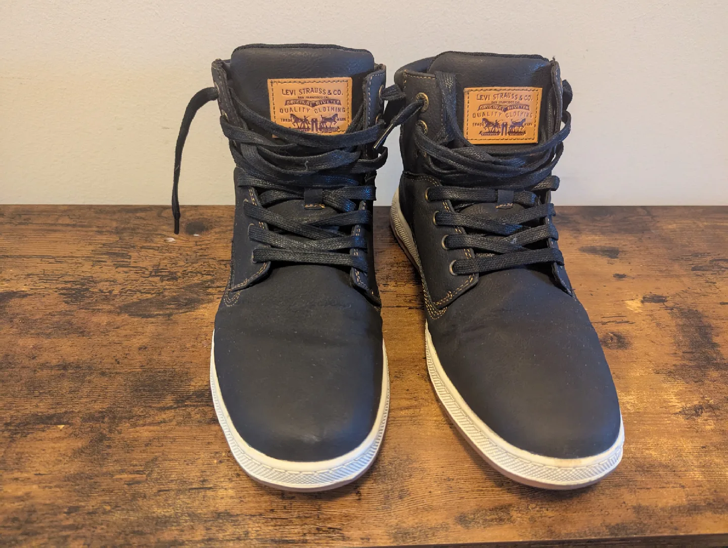 Levi's Men's Black High-Top Sneakers Size 9.5 thumbnail
