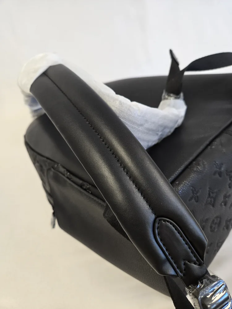 LV backpack image indicator(6)