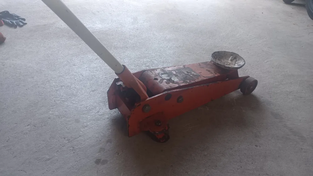 3 Ton Hydraulic Floor Jack image indicator(3)