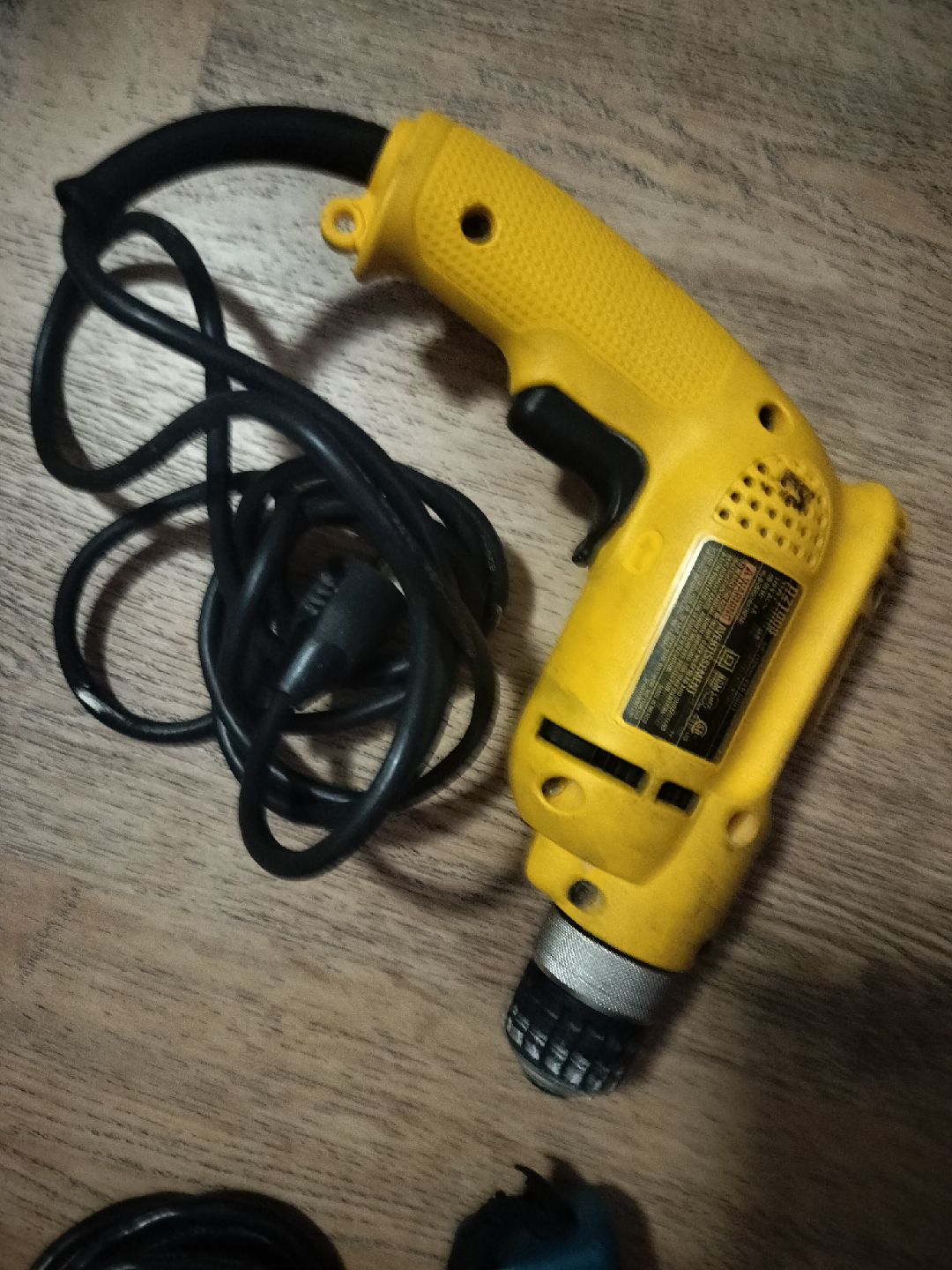 DeWalt D21008 3/8" VSR Drill - photo 3