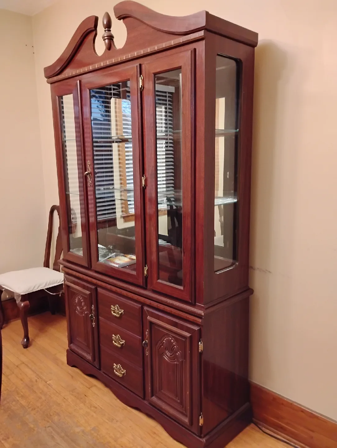 Wooden China Cabinet image indicator(2)