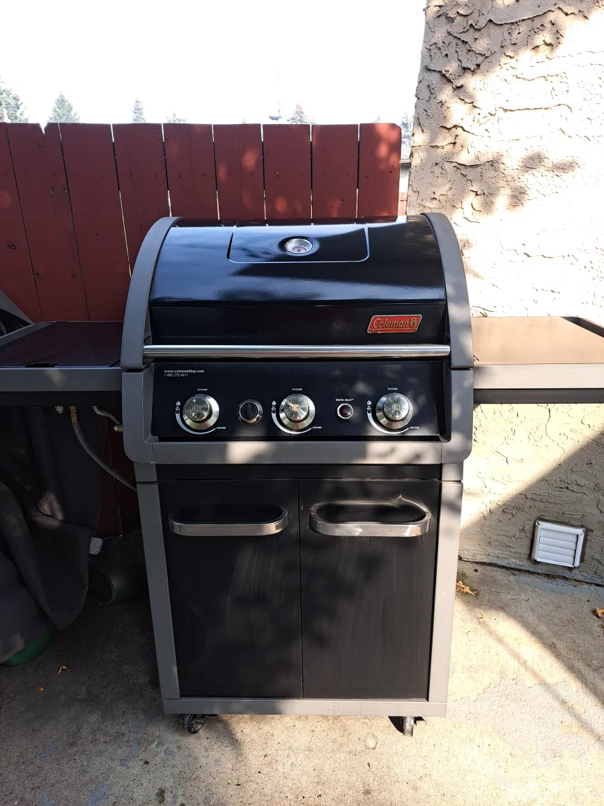 natural gas Coleman 3 burner bbq with side burner thumbnail