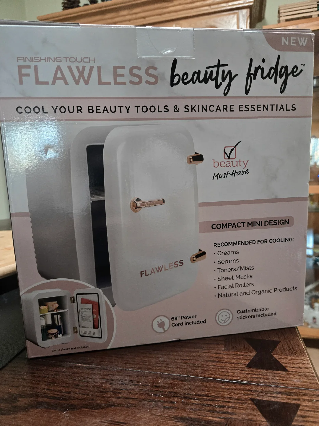 Finishing Touch FTFBFR Flawless Beauty 4L Mini Fridge - White thumbnail