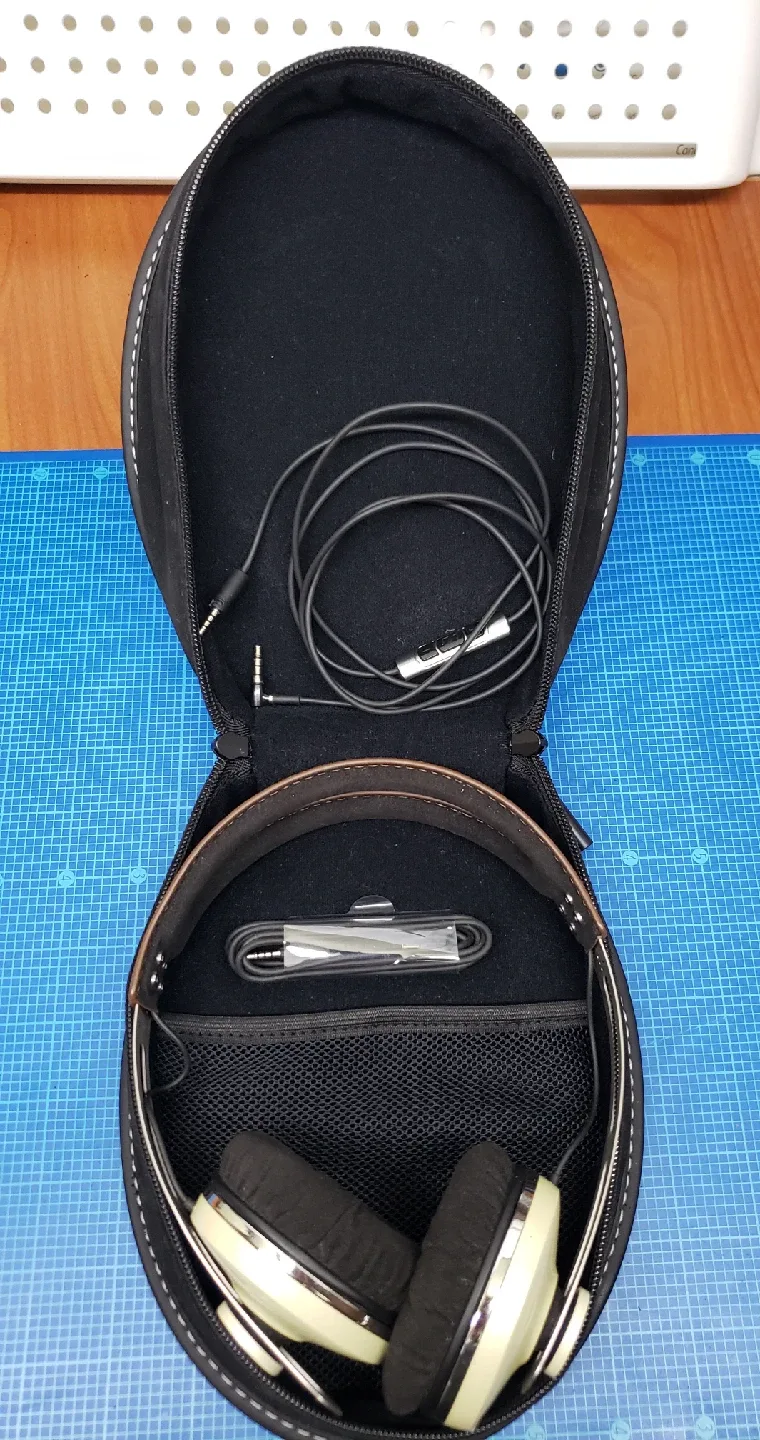 Sennheiser Momentum On-Ear Headphones image indicator(2)