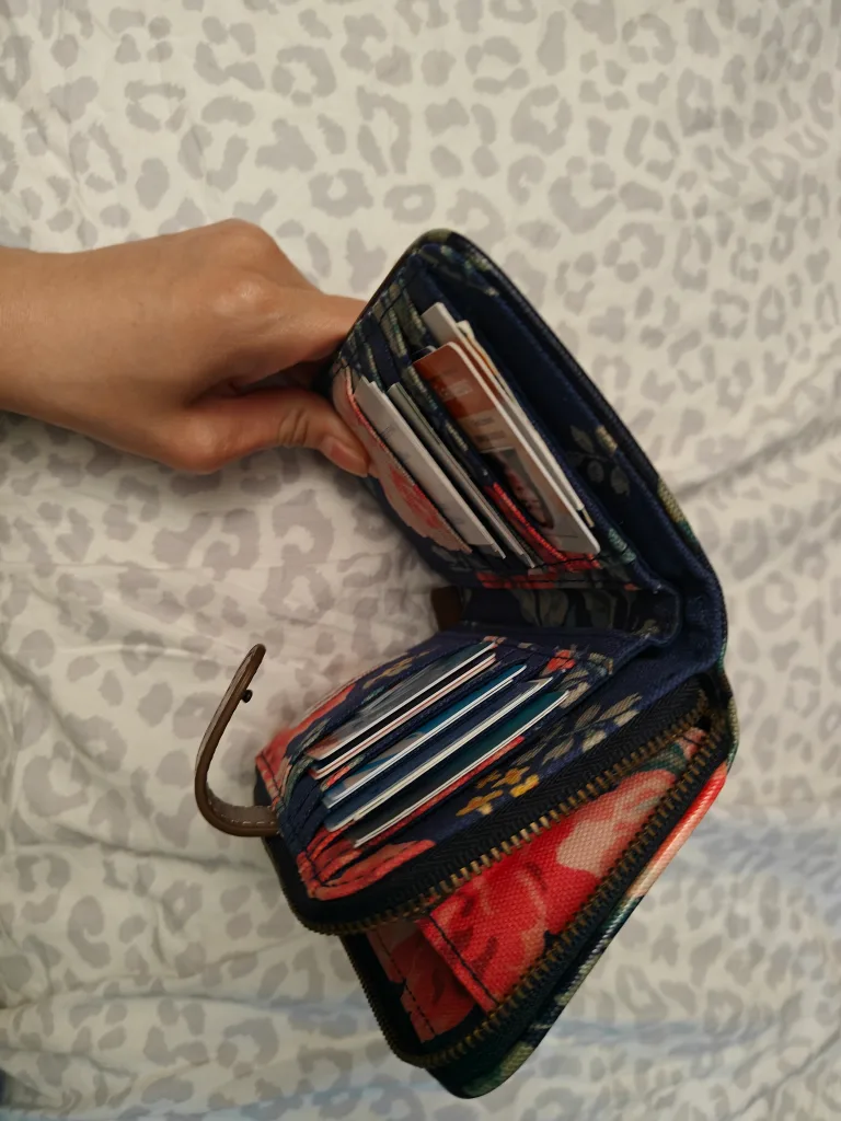 Cath Kidston Floral Wallet 🧡💖 image indicator(5)