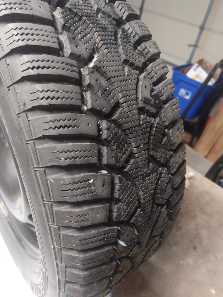 4 Winter Tires Exelent Condition 215/55 R16