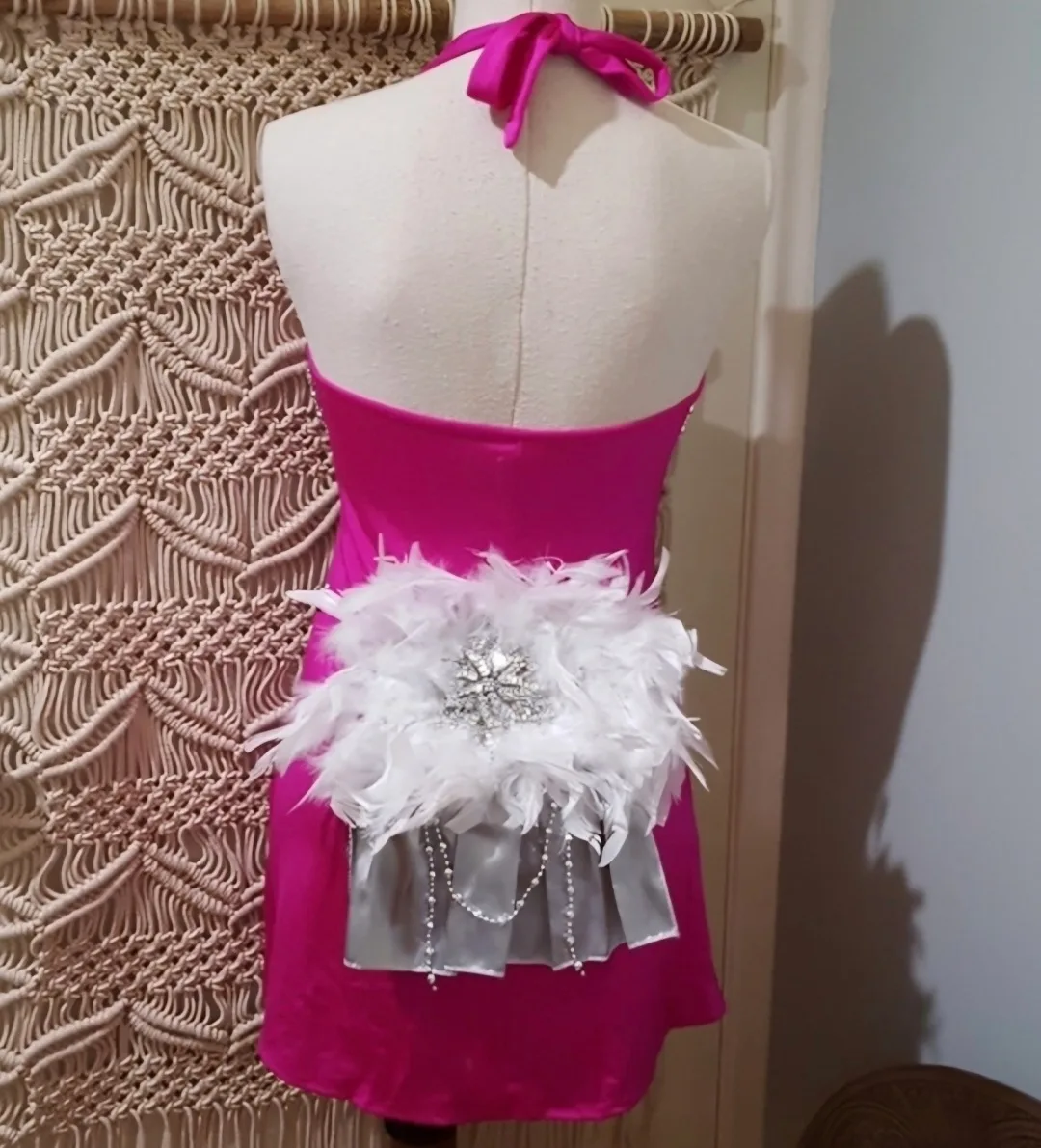 Deluxe Dreamgirl Sin City Showgirl Costume - Size Large image indicator(3)