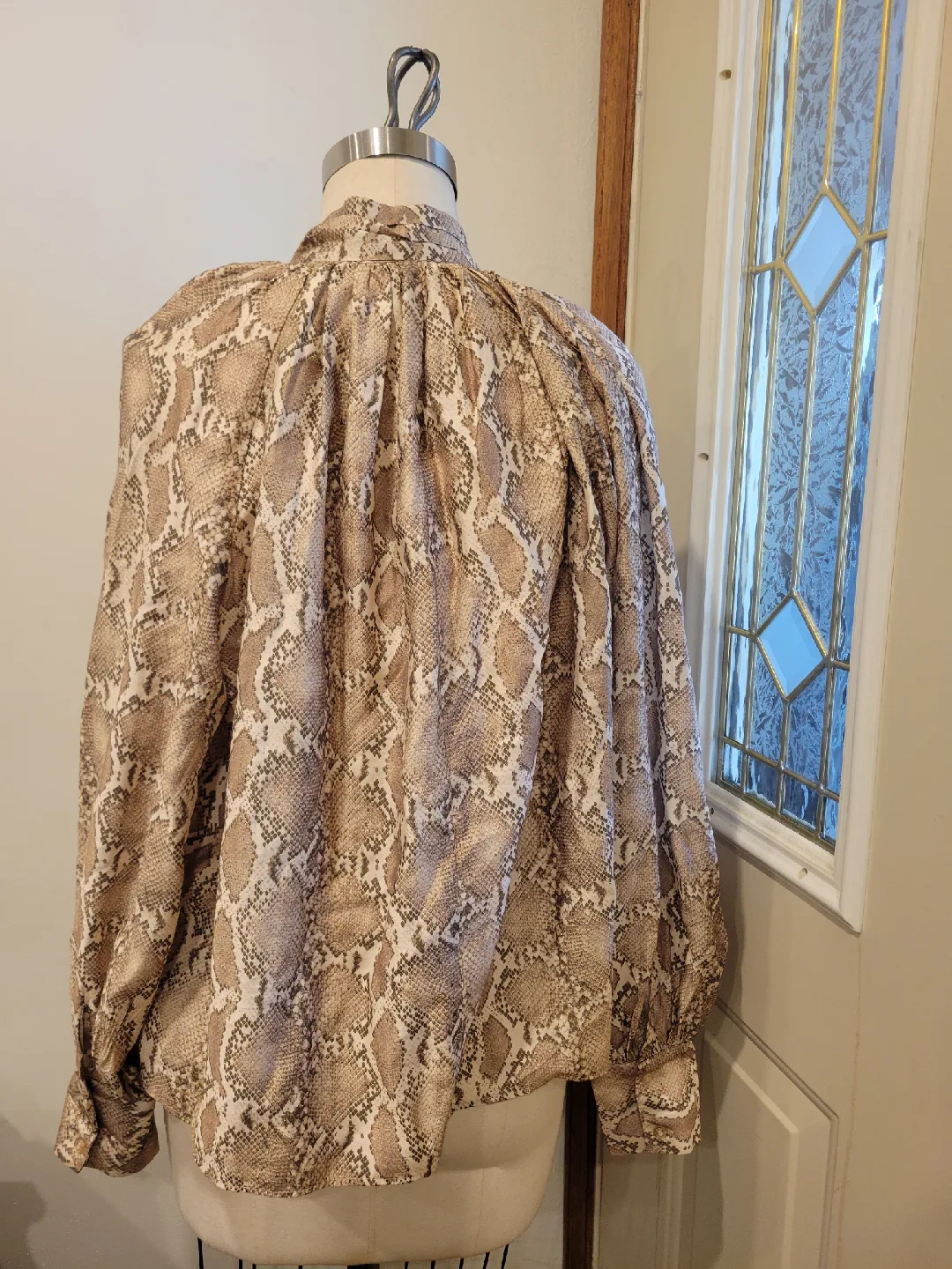 Women's med top image indicator(3)