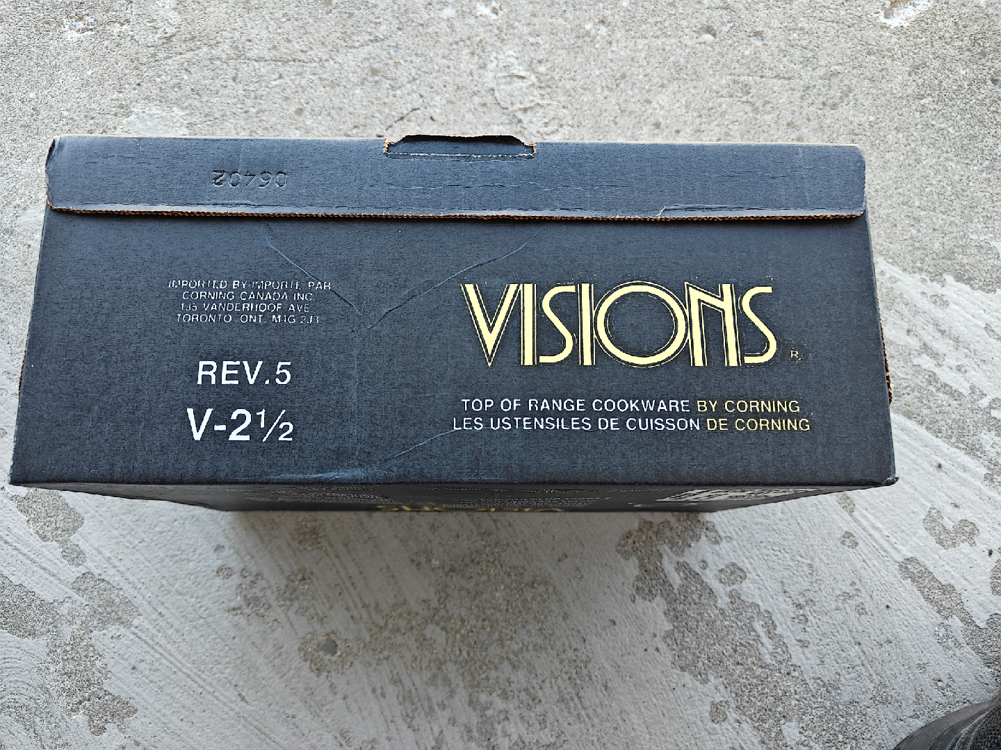 Visions Corning 2.5L Covered Casserole - New in Box! - photo 2