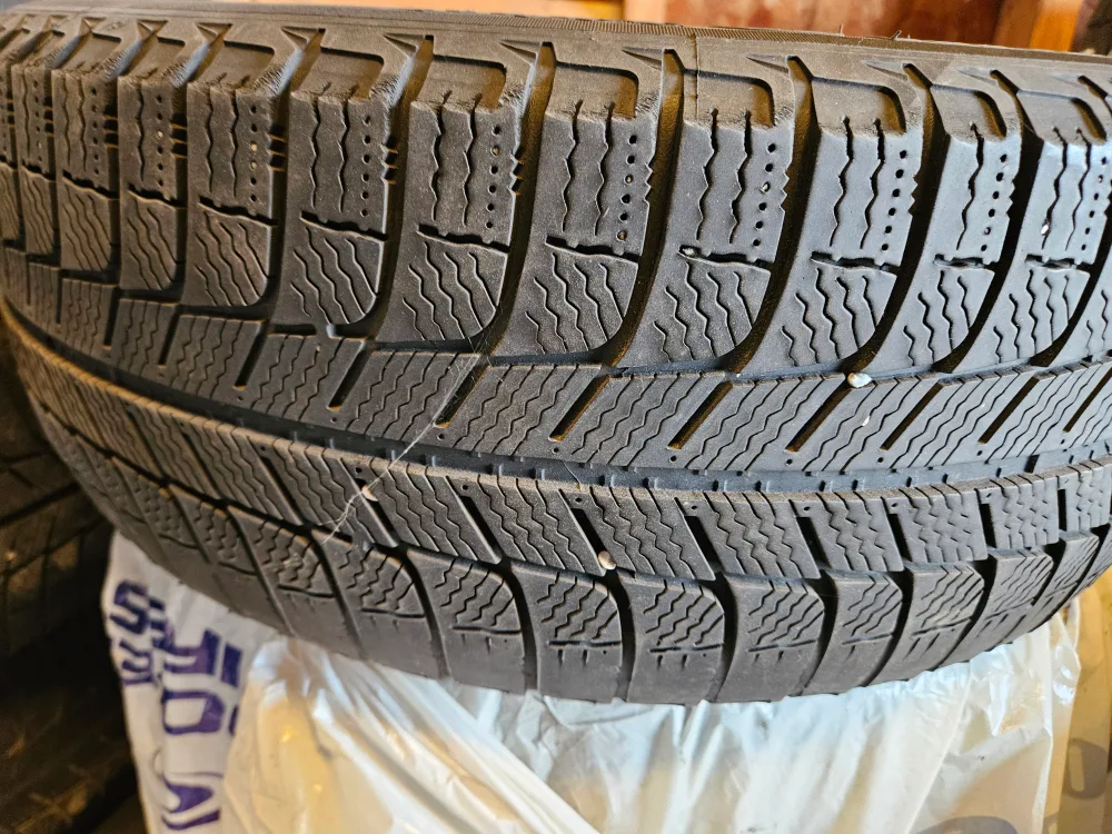 Michelin 205/55R16 Tire image indicator(2)