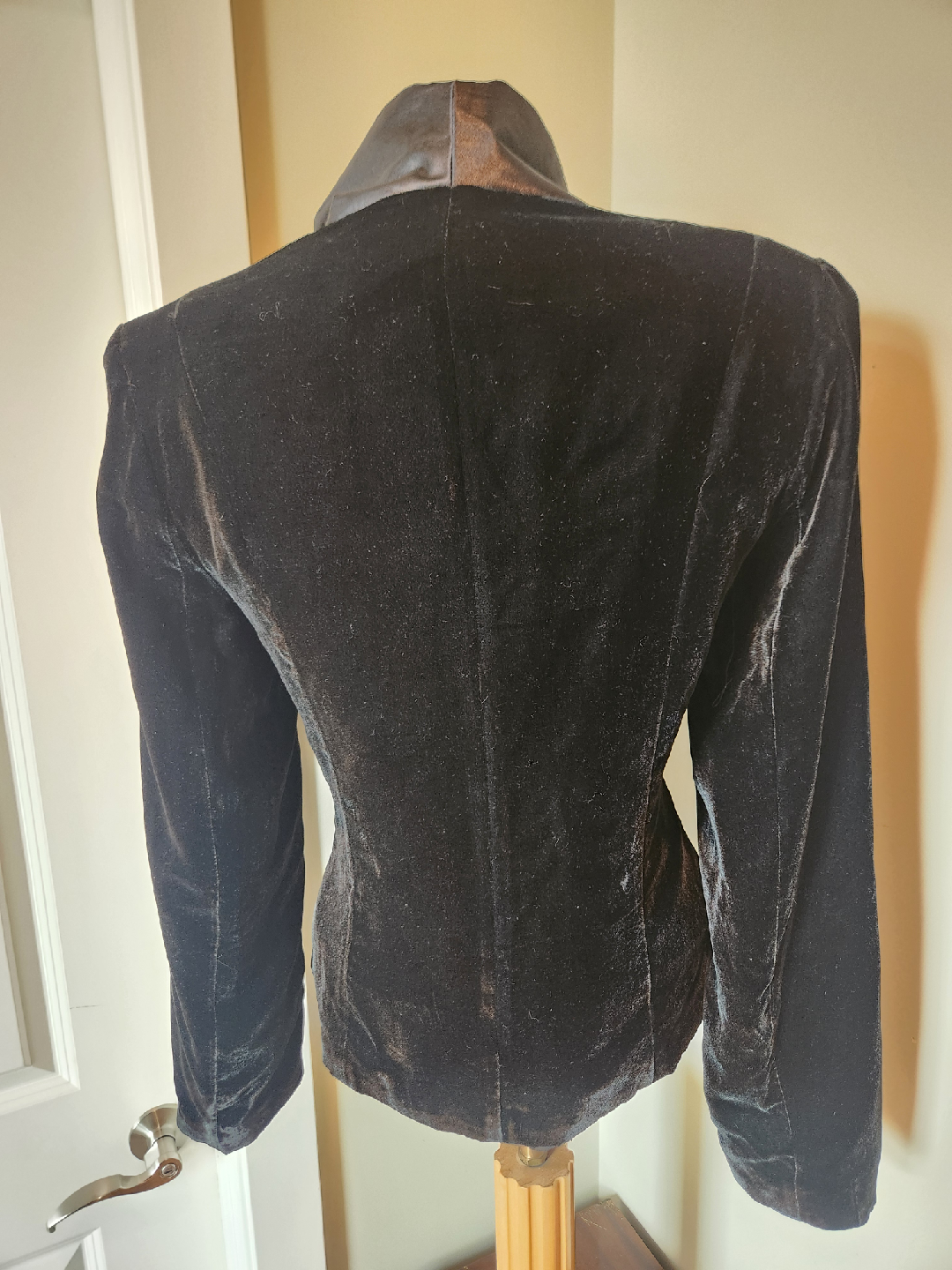 VINTAGE DARK GOTHIC ATTIRE Velvet BLACK Tie-Front coat - photo 2