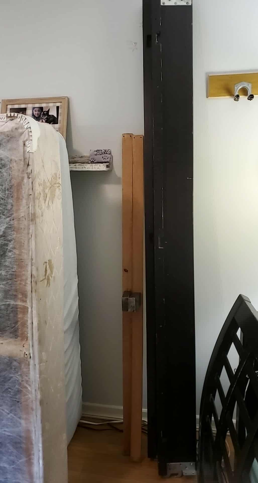 Dark Brown Queen Size Bed Frame - PICK UP ONLY - photo 4