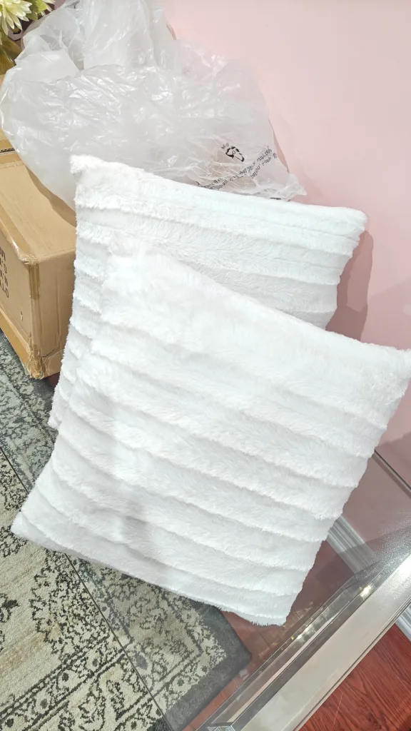 White Decorative Throw Pillows (Set of 2) thumbnail