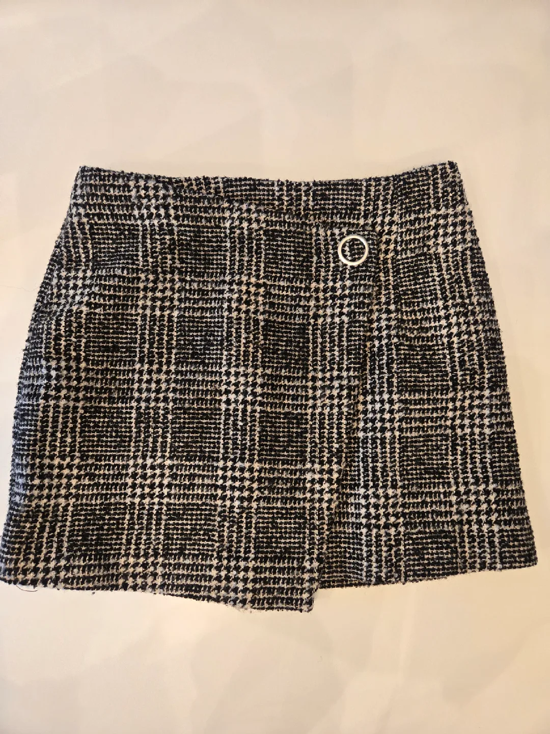 H&M Black & White Skirt thumbnail