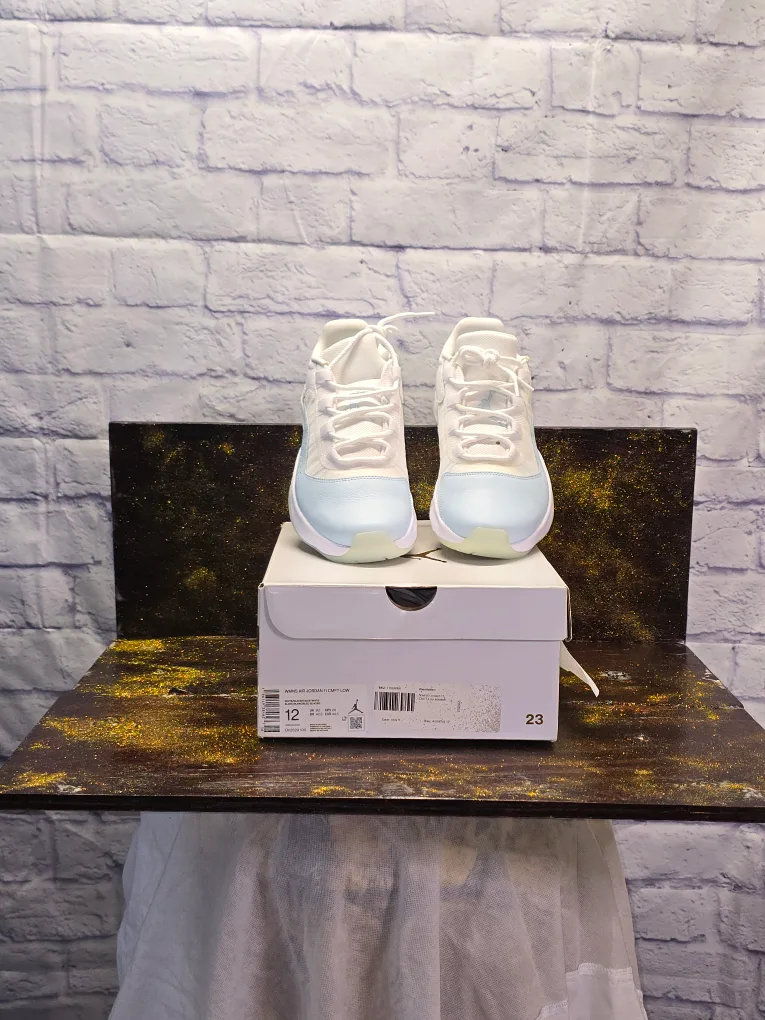 Jordan 11 Comfort Low thumbnail